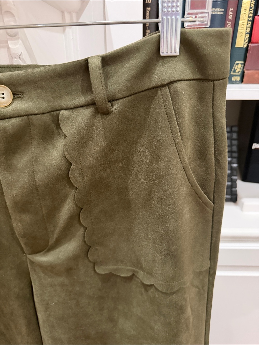 Jodifl Olive Faux Suede Scalloped Wide Leg Cropped Pants L - Picture 3 of 12